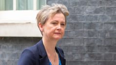 Britská ministryně vnitra Yvette Cooper