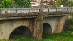 Historický most v Hejtmánkovicích na Broumovsku