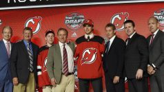 Jednička draftu Švýcar Hischier v dresu New Yersey Devils