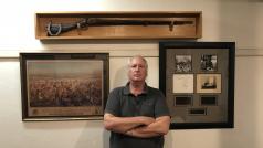 Bill Panagopulos prodal už 50 tisíc historických předmětů, mimo jiné s nacistickou symbolikou