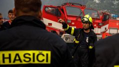 Je potřeba hlídat i skrytá ohniska, která hasiči objevují díky dronům s termovizí