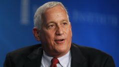 Americký novinář a životopisec Walter Isaacson (foto z roku 2012)