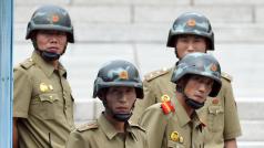 &quot;Pokud vypukne válka, nevěřím, že Severní Korea má šanci vyhrát. Morálka severokorejské armády podle mě není tak vysoká, aby vynahradila veškeré ty špatné podmínky, od zastaralých zbraní až po nedostatek jídla.&quot; (Ilustrační snímek z demilitarizované zóny, červenec 2017).