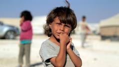 Dítě v uprchlickém táboru v Ain Issa severně od Rakky