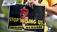 Colin Kaepernick se stal v USA symbolem boje proti rasismu a policejní brutalitě