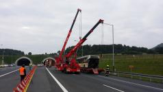 Od rána byla trasa kvůli cvičení hasičů a kontrole tunelů zavřena.