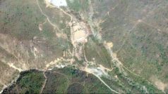 Střelnici v Pchunge-ri na severovýchodě země, která bývala jednou z nejvyužívanějších vojenských zařízení v celé KLDR, vybudovala severokorejská armáda ve skalním masívu.