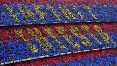 Choreo fanoušků FC Barcelona na počest končícího Andrése Iniesty.