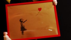 Banksyho dílo, které nasprejoval na plátno v roce 2006 a nazval jej Girl With Red Balloon (Dívka s červeným balónkem)