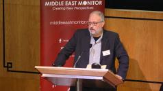 Saúdskoarabský opoziční novinář a kritik režimu Džamál Chášakdží mluví na přednášce pořádané neziskovou organizací Middle East Monitor v Londýně 29. září 2018