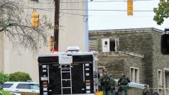 Jednotky zasahují během střelby v synagoze v Pittsburghu