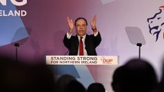 Místopředseda DUP Nigel Dodds na stranickém sjezdu