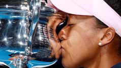 Vítězství na Australian Open znamená pro Naomi Ósakaovou nejen zisk trofeje, ale také velké peníze