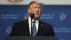 Americký prezident Donald Trump na tiskové konferenci po jednání na summitu v Hanoji