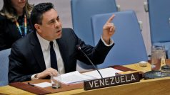 Velvyslanec Venezuely v OSN Samuel Moncada při projevu v Radě bezpečnosti