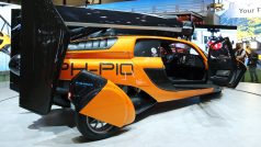 Létající auto PAL-V Flying Car na 89. ženevském autosalonu.