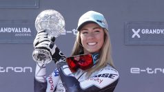 Mikaela Shiffrinová s křišťálovým glóbem