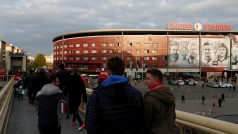 Fanoušci Slavie přichází na stadion