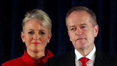 Lídr australské Labouristické strany Bill Shorten s manželkou Chloe ve chvíli, kdy uznal porážku v parlamentních volbách