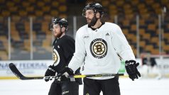 Patrice Bergeron, hráč Boston Bruins při tréninku před finále Stanley Cupu