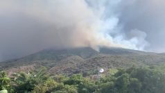 Stromboli je stejně jako Etna na Sicílii stále aktivní sopkou, zároveň je vyhledávaným turistickým cílem