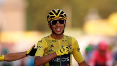 Egan Bernal (uprostřed) se stal vítězem Tour de France 2019