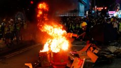 Tvrdé střety mezi protestujícími a policií pokračují již 14 týdnů.