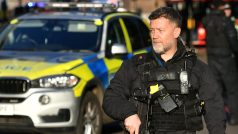 Policista po incidentu na London Bridge.