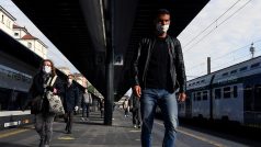 Miliony Italů se v pondělí v relativním klidu poprvé po více než dvou měsících domácí izolace vydaly do práce