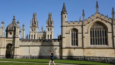 Britské univerzity bojují s koronavirem, některé nařizují studentům karanténu