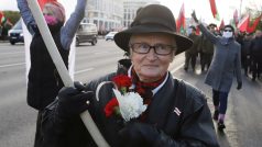 73letá aktivistka Nina Baginská při protestech v Bělorusku