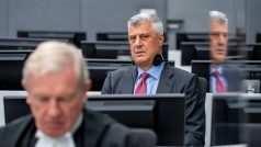 Bývalý prezident Kosova Hashim Thaçi poprvé předstoupil před haagský zvláštní tribunál pro Kosovo