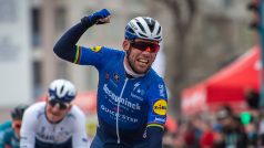 Mark Cavendish se raduje z etapového triumfu