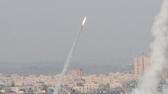 Rakety mířily i na jih Izraele, kde jedna zasáhla automobil a zranila jednoho člověka