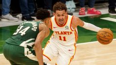 Tahoun Atlanty Trae Young proti hvězdě Milwaukee 
Janis Adetokunbo