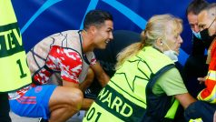 Cristiano Ronaldo se přišel omluvit ženě, kterou nechtěně trefil míčem