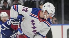 Filip Chytil v utkání s Rangers