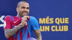 Fotbalová Barcelona oficiálně představila novou posilu. Tou je Brazilec Dani Alves, který se do Katalánska vrátil na přání trenéra Xaviho