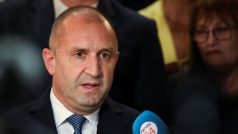 Stávající bulharský prezident Rumen Radev podle očekávání přesvědčivě zvítězil v nedělním druhém kole voleb hlavy státu, vyplývá z konečných výsledků hlasování zveřejněných ústřední volební komisí