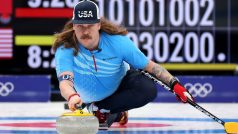 Extravagantní americký curler Matt Hamilton