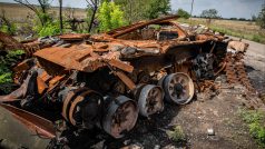 Zničený ruský tank v Mykolajivské oblasti