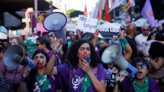 V Brazílií demonstrovaly tisíce lidí proti návrhu zpřísnit tresty za potraty