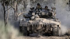Izraelské tanky během útoku v Gaze