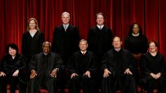 Soudci amerického Nejvyššího soudu v současném složení