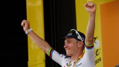 Belgický cyklista Remco Evenepoel vyhrál první ze dvou časovek na Tour de France a po sedmi etapách stáhl ztrátu na vedoucího Slovince Tadeje Pogačara, který dnes dojel druhý, z 45 na 33 sekund