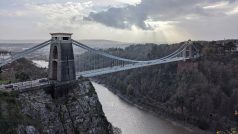Cliftonův visutý most přes řeku Avon v Bristolu