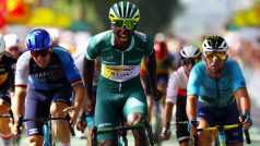 Biniam Girmay slaví třetí etapové vítězství na Tour de France