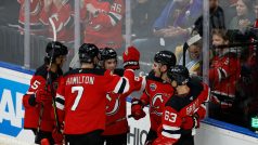 Hokejisté New Jersey Devils slaví druhé vítězství v Praze nad Buffalem Sabres