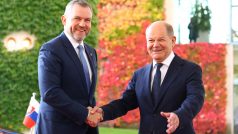 Slovenský prezident Peter Pellegrini a německý kancléř Olaf Scholz