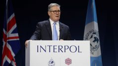 Britský premiér Keir Starmer na konferenci Interpol ve skotském Glasgow